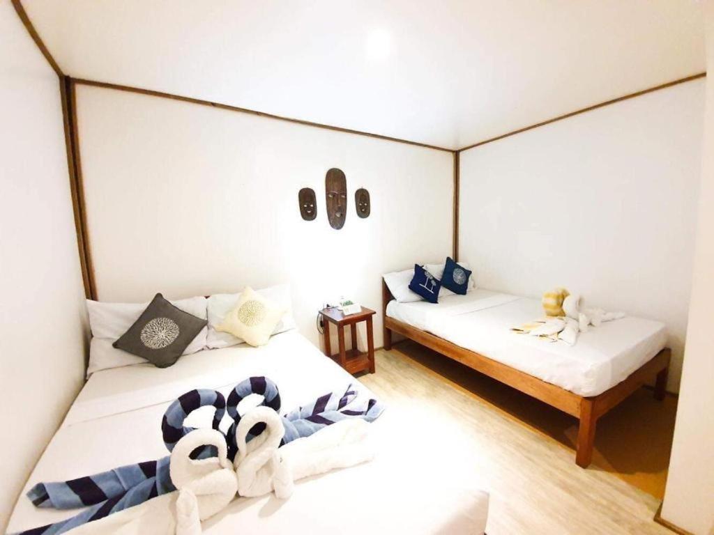 فندق Keira Backpackers إل نيدو المظهر الخارجي الصورة